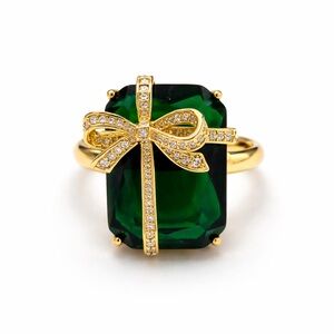 ✨ Kate Spade Green Crystal Gift Box Statement Ring – Size 7